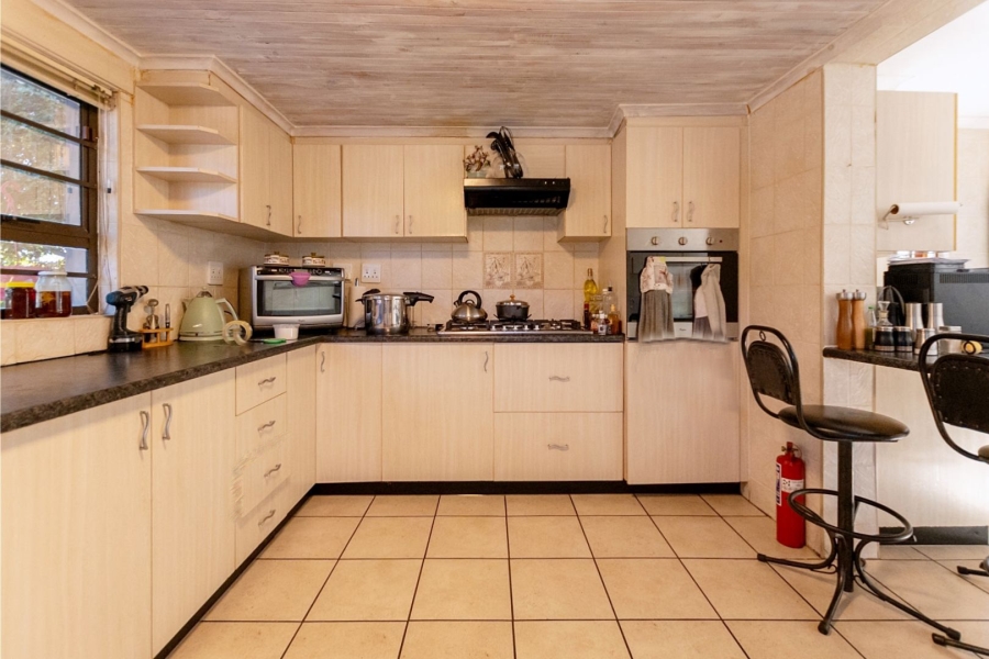 3 Bedroom Property for Sale in Middedorp Western Cape